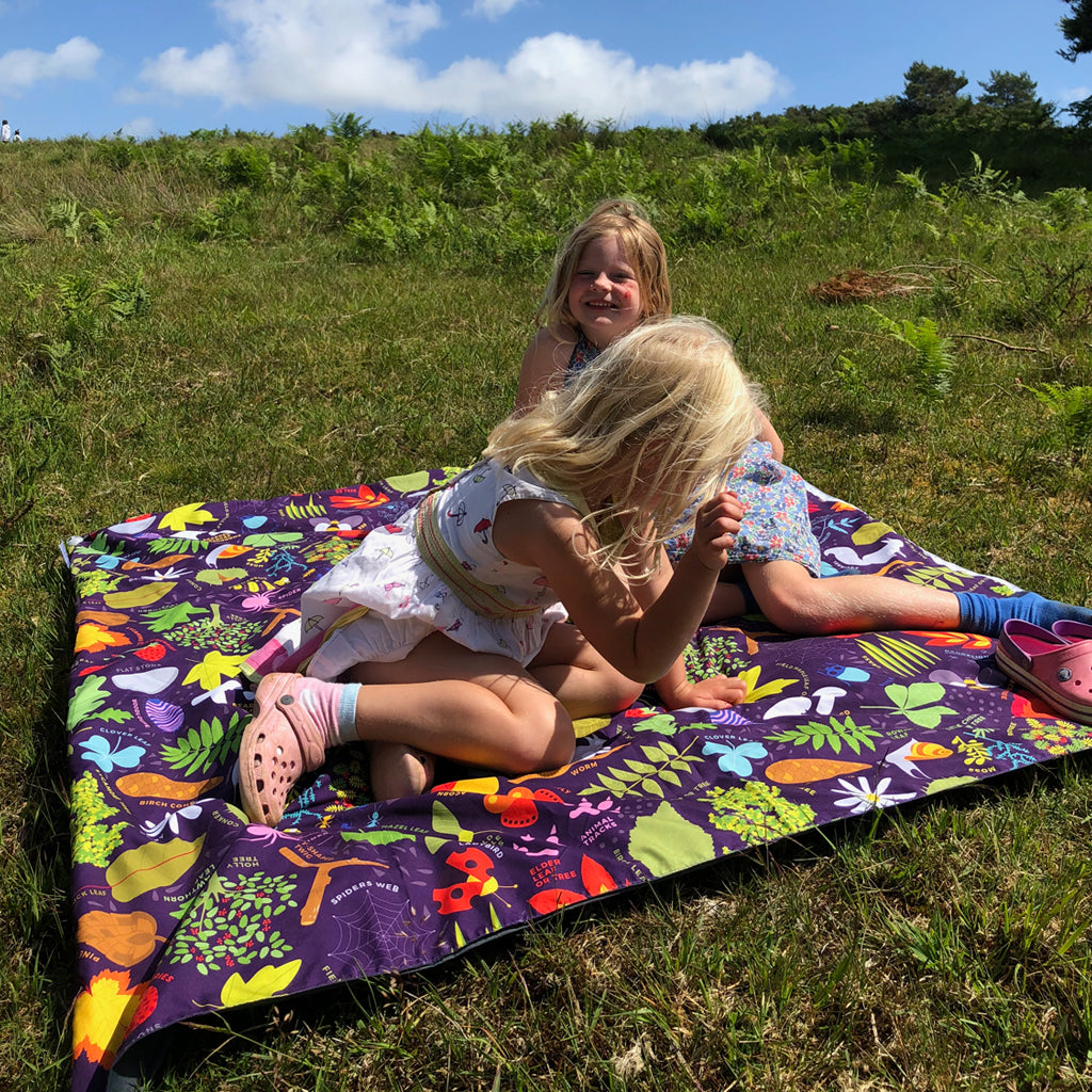 Waterproof flower and grass picnic blanket