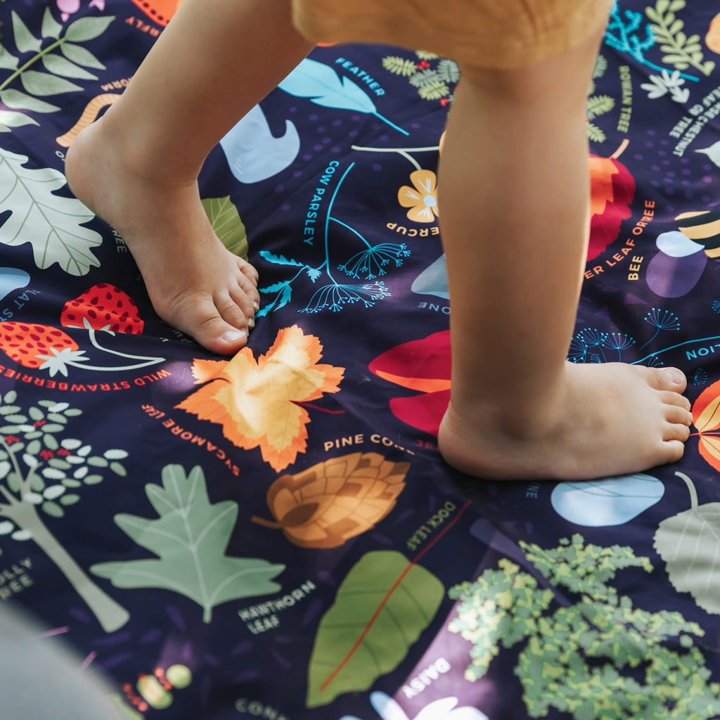 Waterproof flower and grass picnic blanket