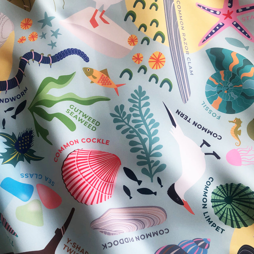 Beach scavenger hunt picnic mat