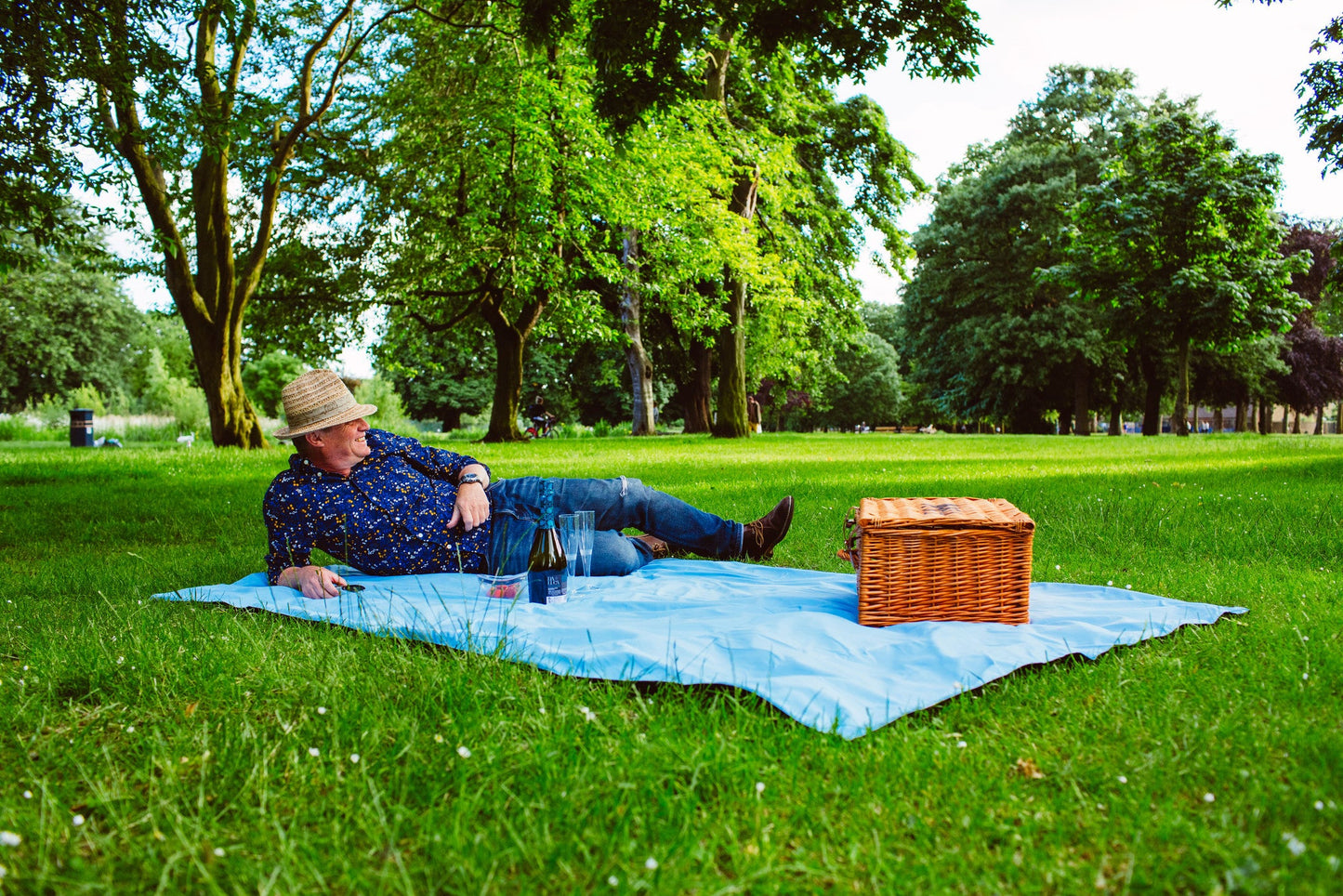 Oversized picnic blanket